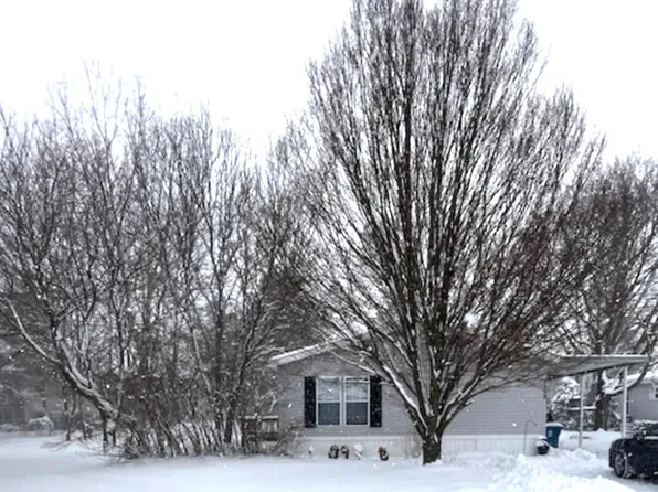 3558 Windsor Woods Dr, Wayland, MI 49348