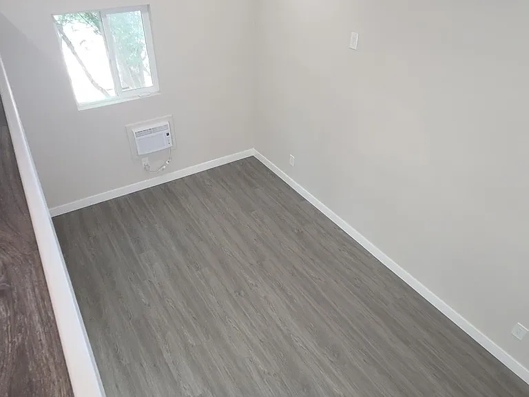 3765 Winona Ave #A — Photo 2