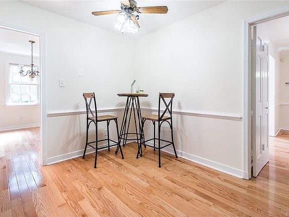 5th image of 8116 Surreywood Dr