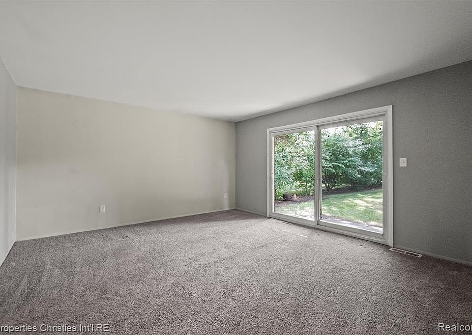 215 Woodsboro Dr, photo 5