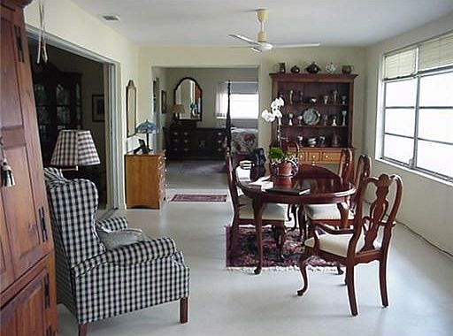 3rd image of 2501 Bayshore Dr