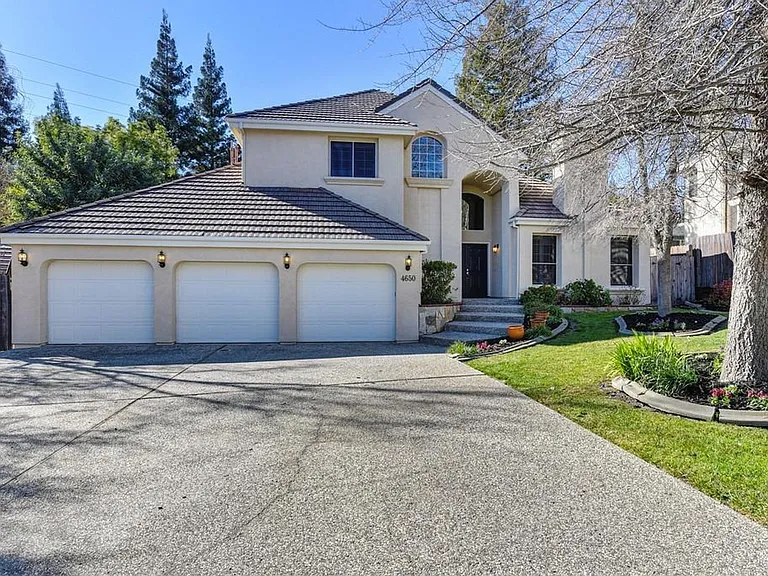 4650 Dorchester Ln — Photo 38