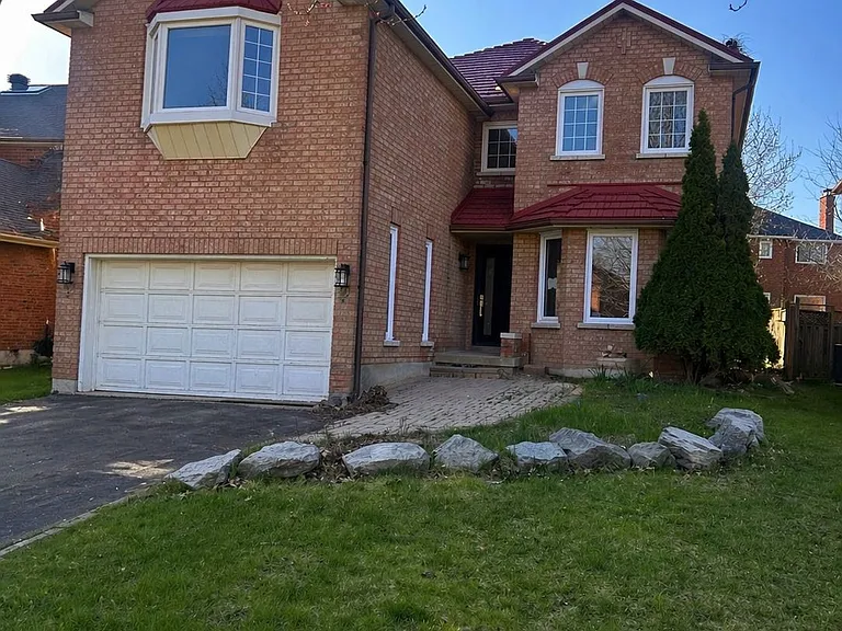 4 Sutton Ct — Photo 1