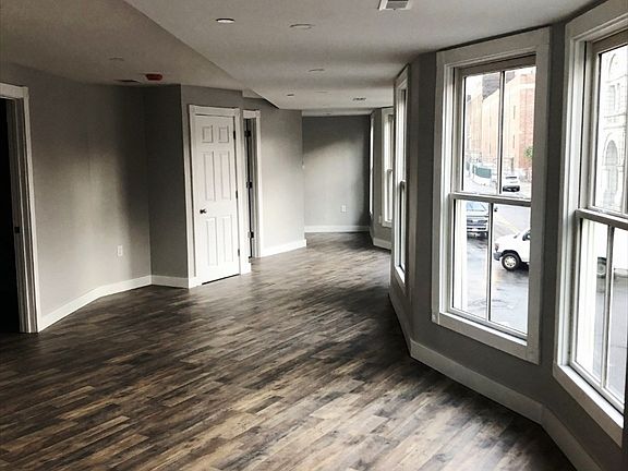 2nd image of 18 Appleton St