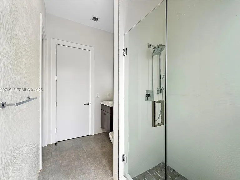 552 Palm Dr — Photo 25