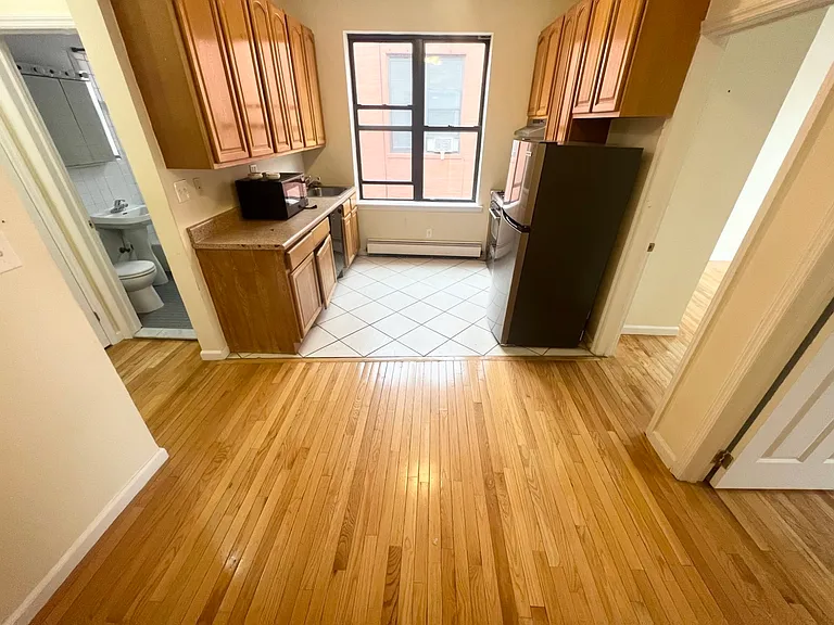 22-67 27th St #3 — Photo 7