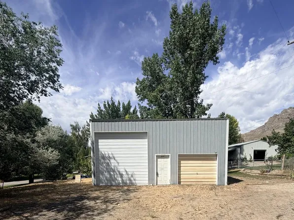 335 E Delores Ave, Arco, ID 83213
