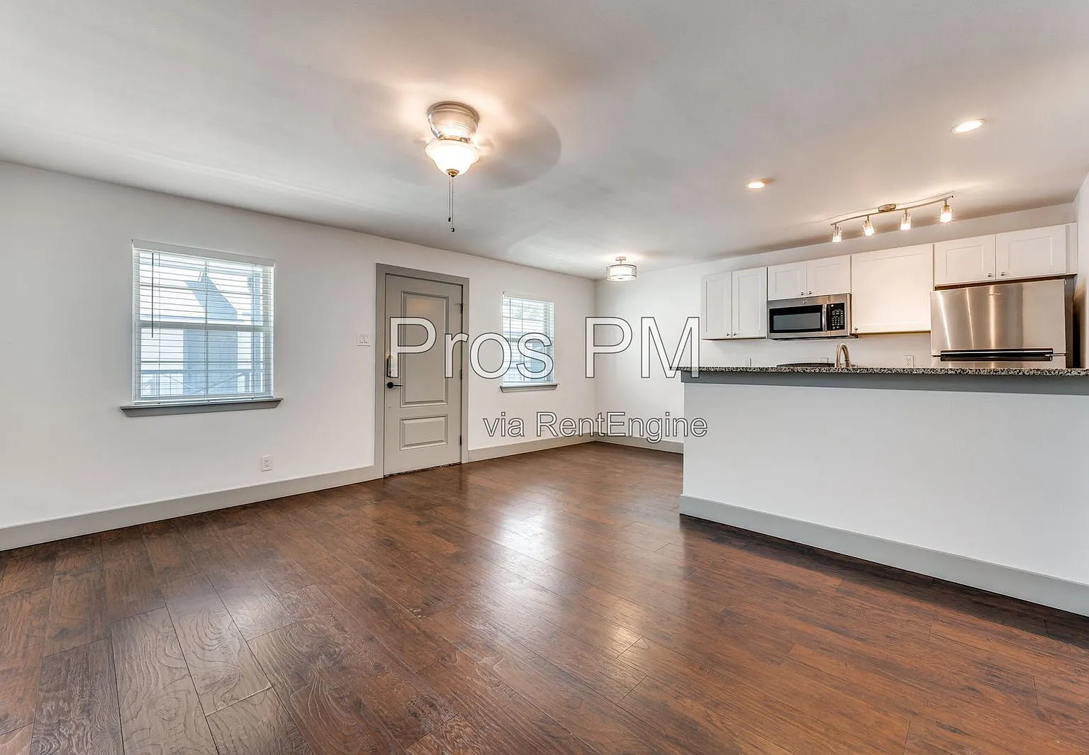 1 bed, 1.0 bath, 630 sqft, $900 — Photo 2