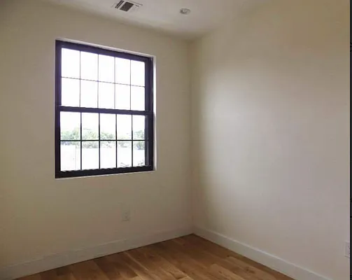 Rented by Nooklyn NYC LLC | media 22