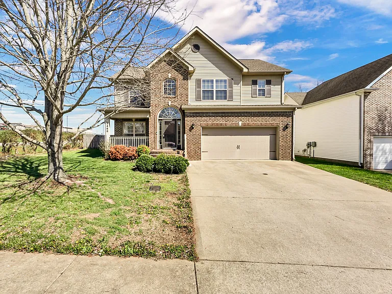 3460 Oak Creek Dr — Photo 2