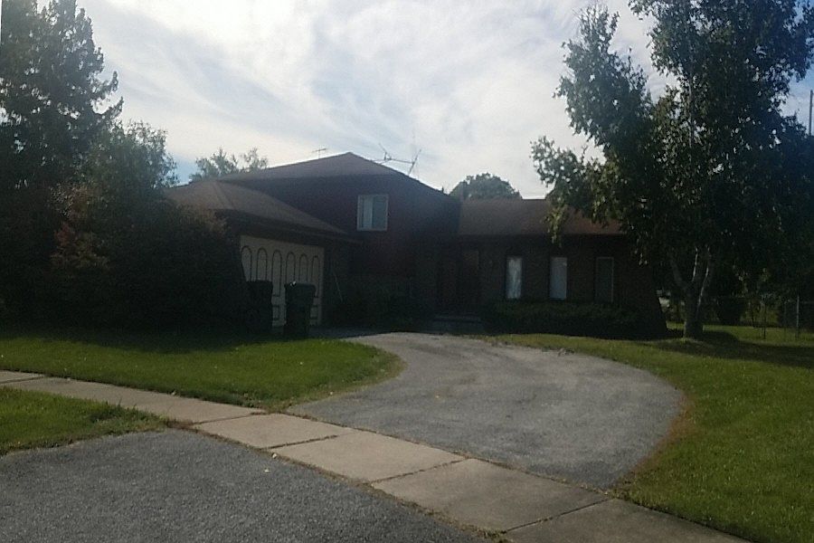 1st image of 611 E 194th St