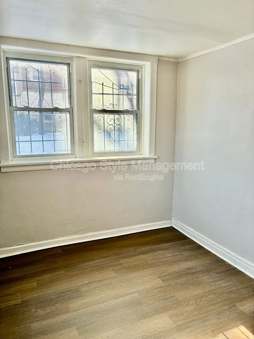 2 bed, 1.0 bath, $1,195 — Photo 3