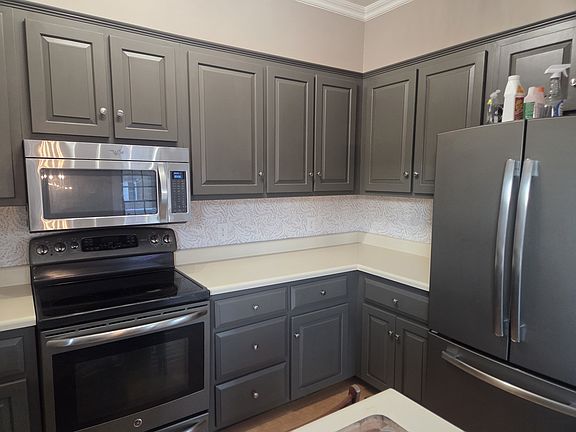 2nd image of 96 Poquonock Ave APT C