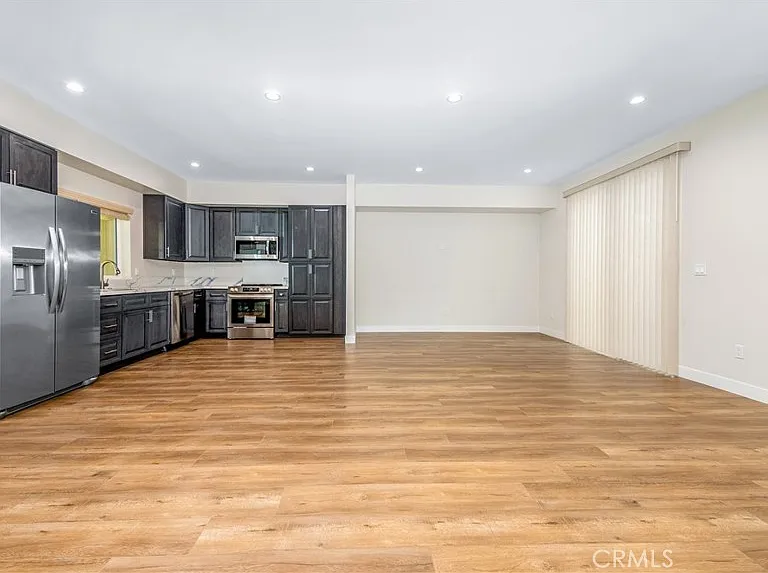 17154 Chatsworth St #2 — Photo 2
