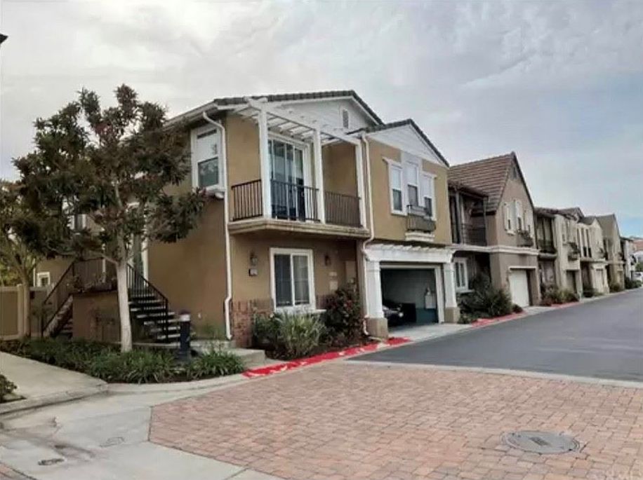 1st image of 2889 Plaza Del Amo Unit 611