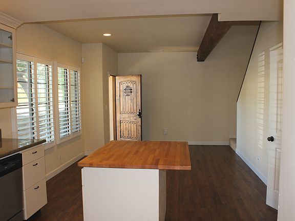 5th image of 302 S Voluntario St #2