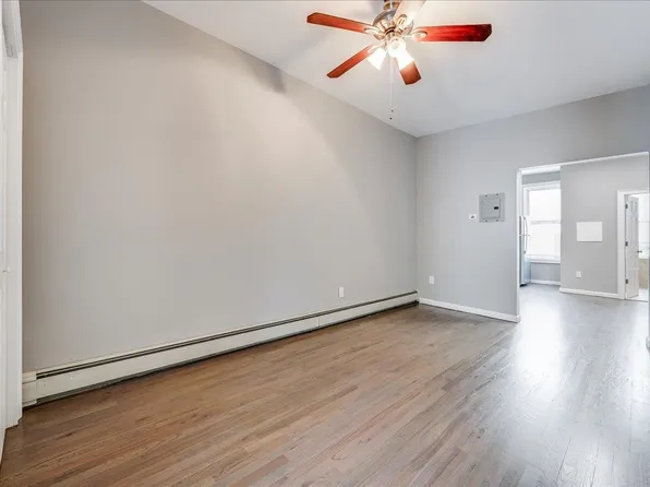 402 Grand Street image 10 of 20