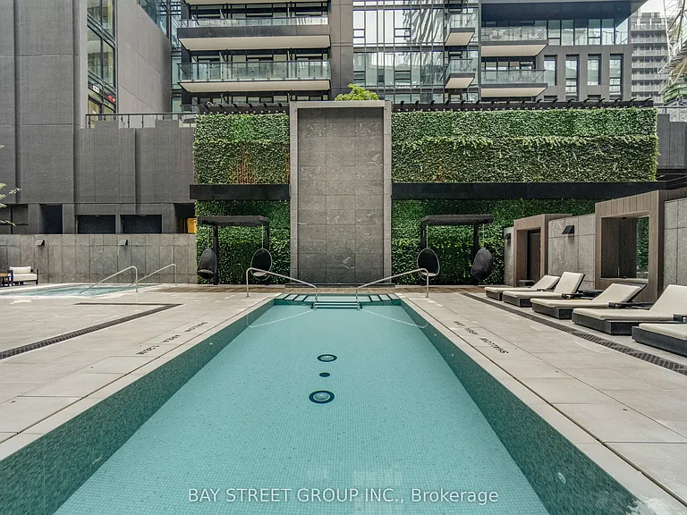 110 Broadway Ave #1813S — Photo 45