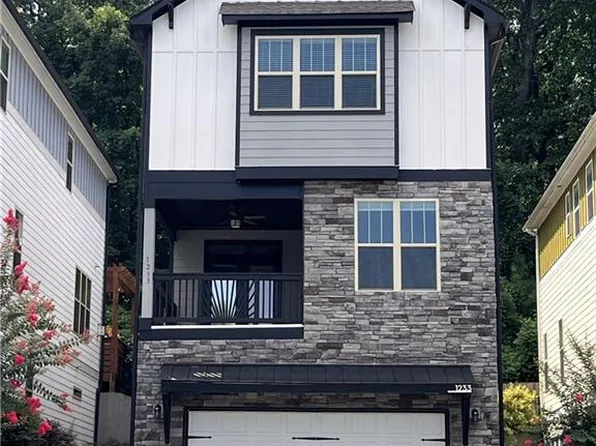 1233 Ridenour Ln, Kennesaw, GA 30152