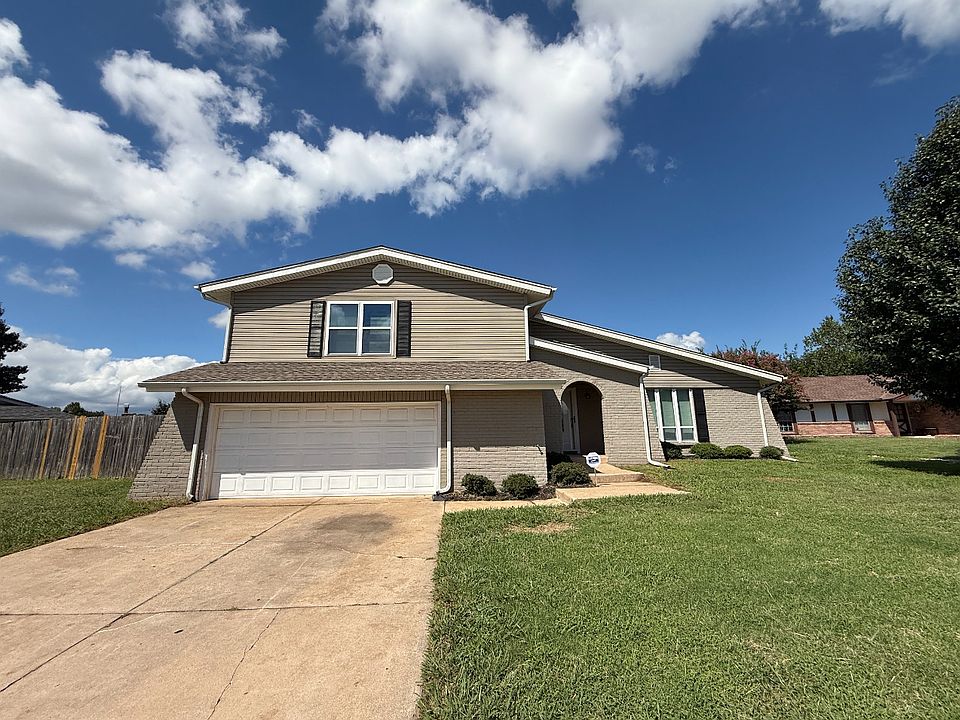 1st image of 116 Lochwood Cir