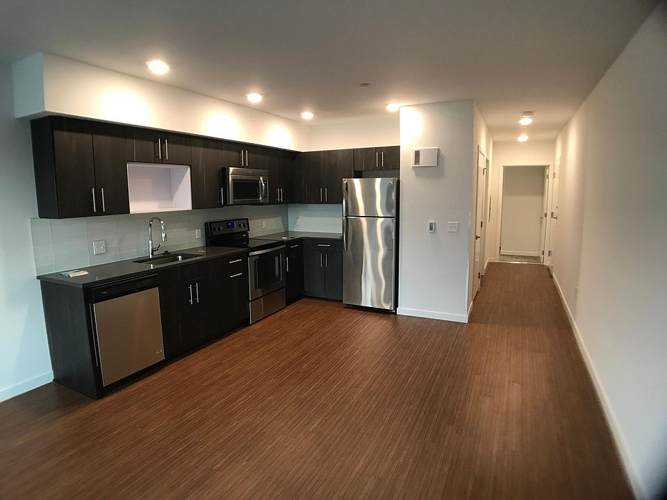 1st image of 1823 18th Ave Unit 402