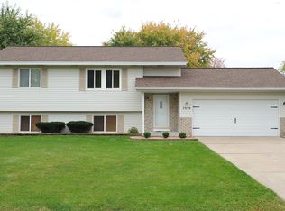 7939 77th St S, Cottage Grove, MN 55016