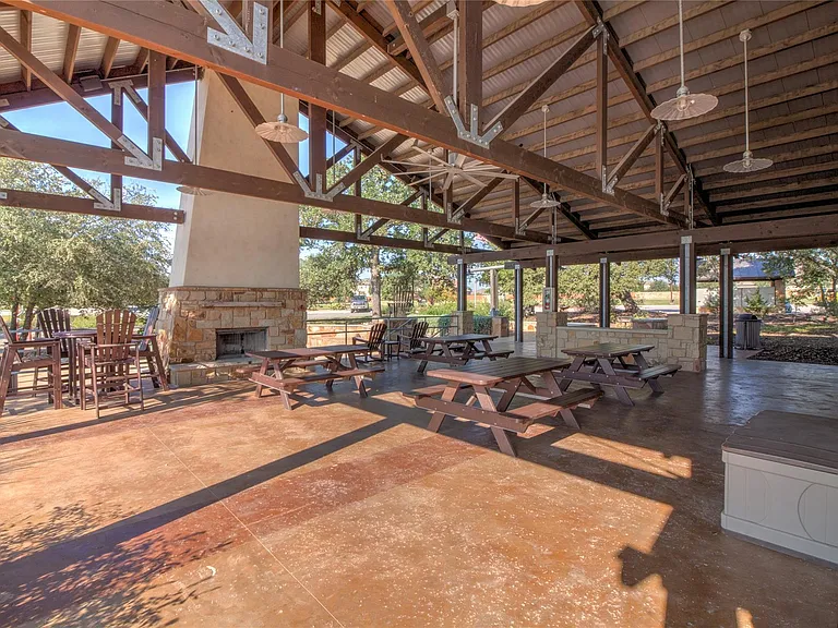 516 Panzano Dr — Photo 28