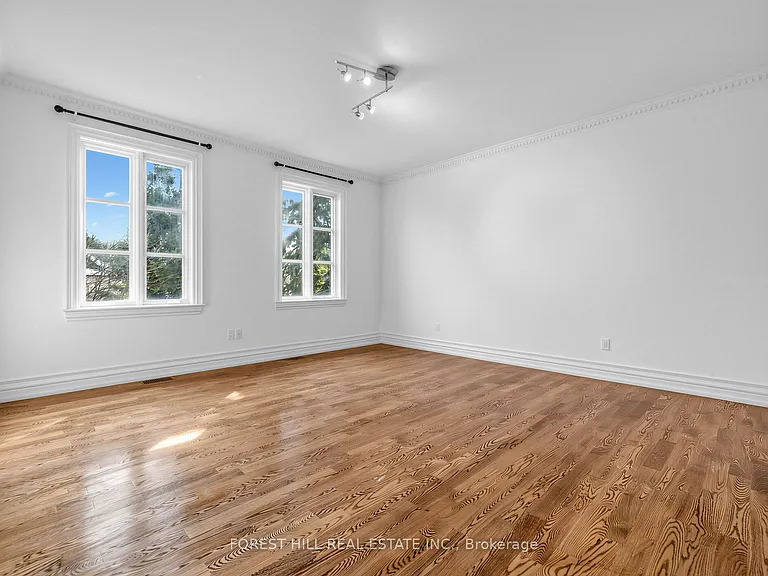 8 Colvestone Rd — Photo 33