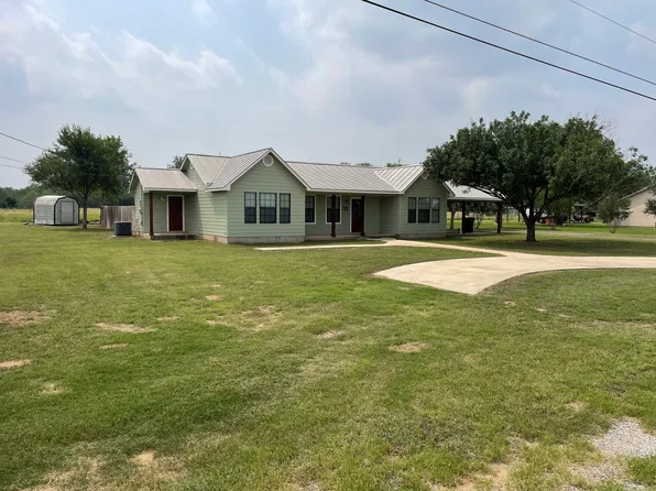 307 County Road 2020 Deer Crossing Ln, Pearsall, TX 78061