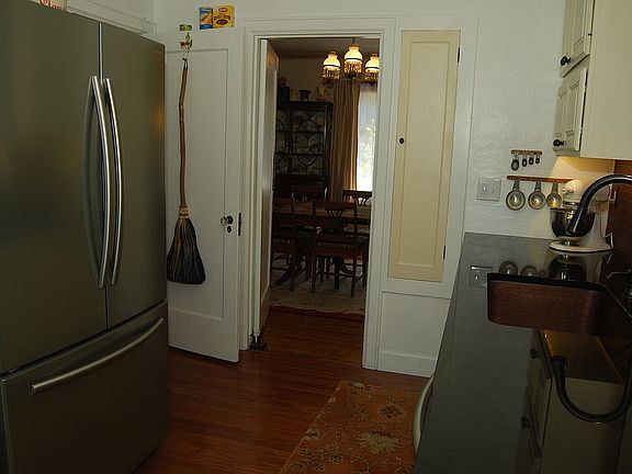 5th image of 510 W 29th St