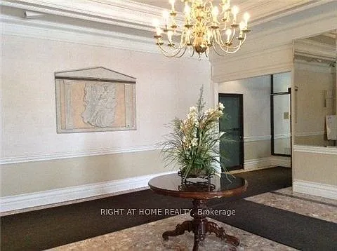 5460 Yonge St #404 — Photo 2