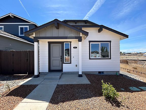 2nd image of 3972 SW Obsidian Ave
