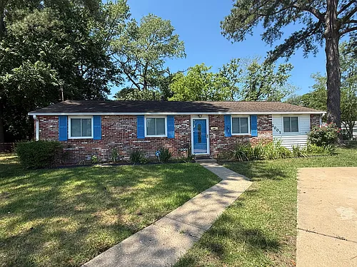 2001 Neville Cir Photo 1