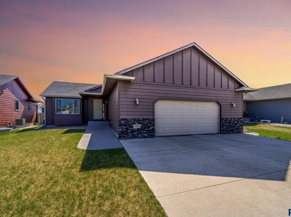 2904 S Lucerne Ave, Sioux Falls, SD 57106