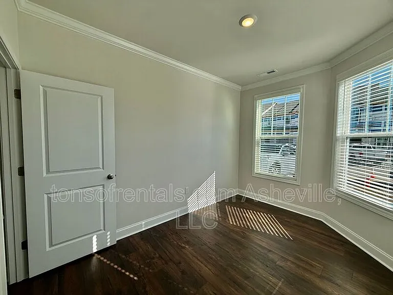 216 Valley Breeze Rd — Photo 11