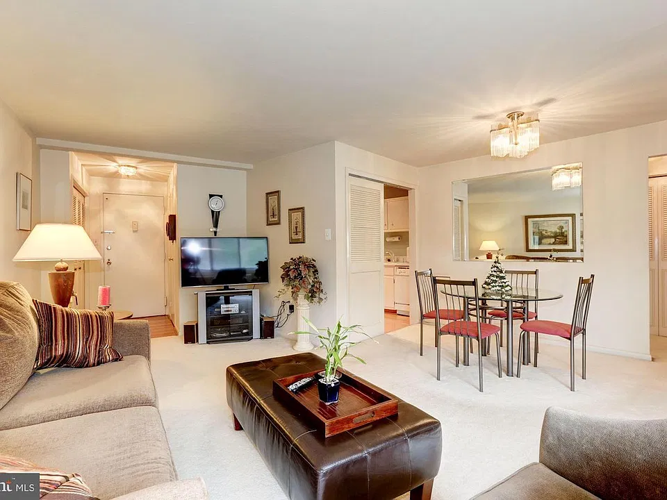 10201 Grosvenor Pl #503