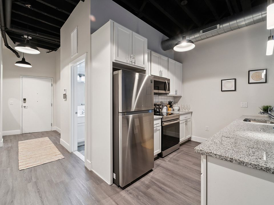 1st image of 212 W Roberts Ave #1B-1Ba