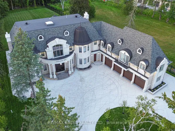 28 Personna Blvd, Markham, ON L6C 1E9