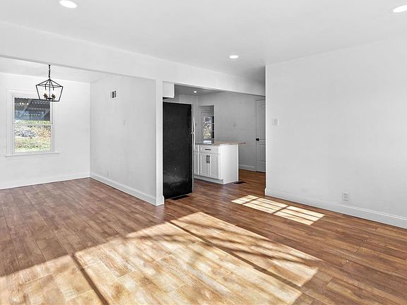 5th image of 11073 Golf Crest Dr