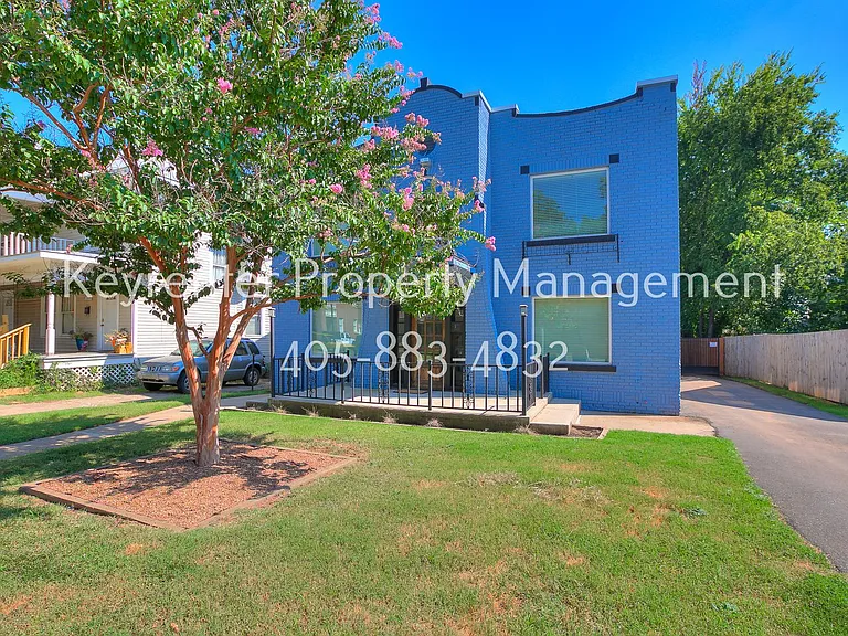 1308 NW 16th St — Photo 3