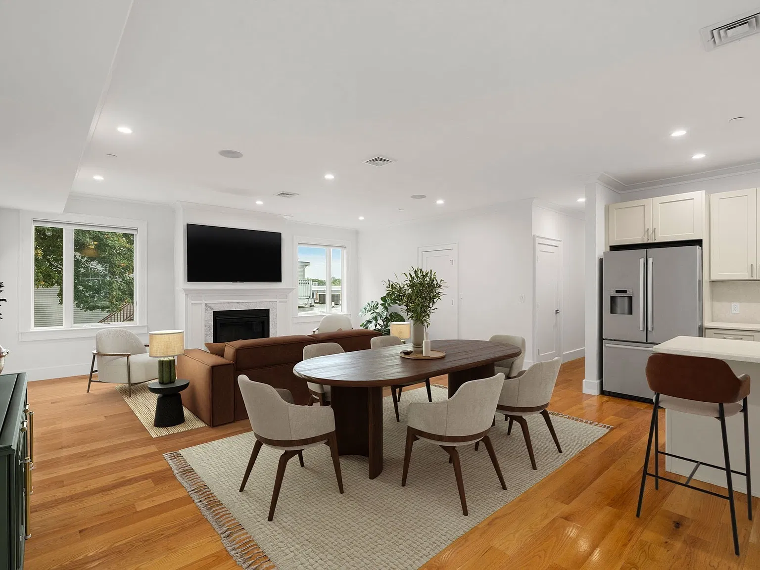 3 bed, 2.0 bath, 1892 sqft, $7,000 — Photo 4