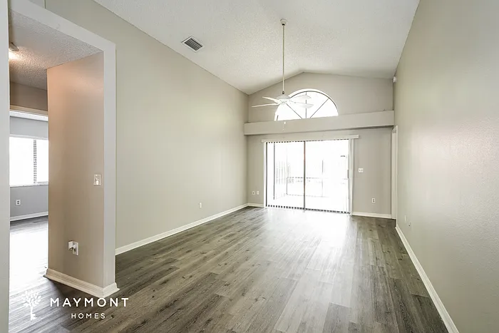 4 bed, 2.0 bath, 1573 sqft, $2,195 — Photo 3