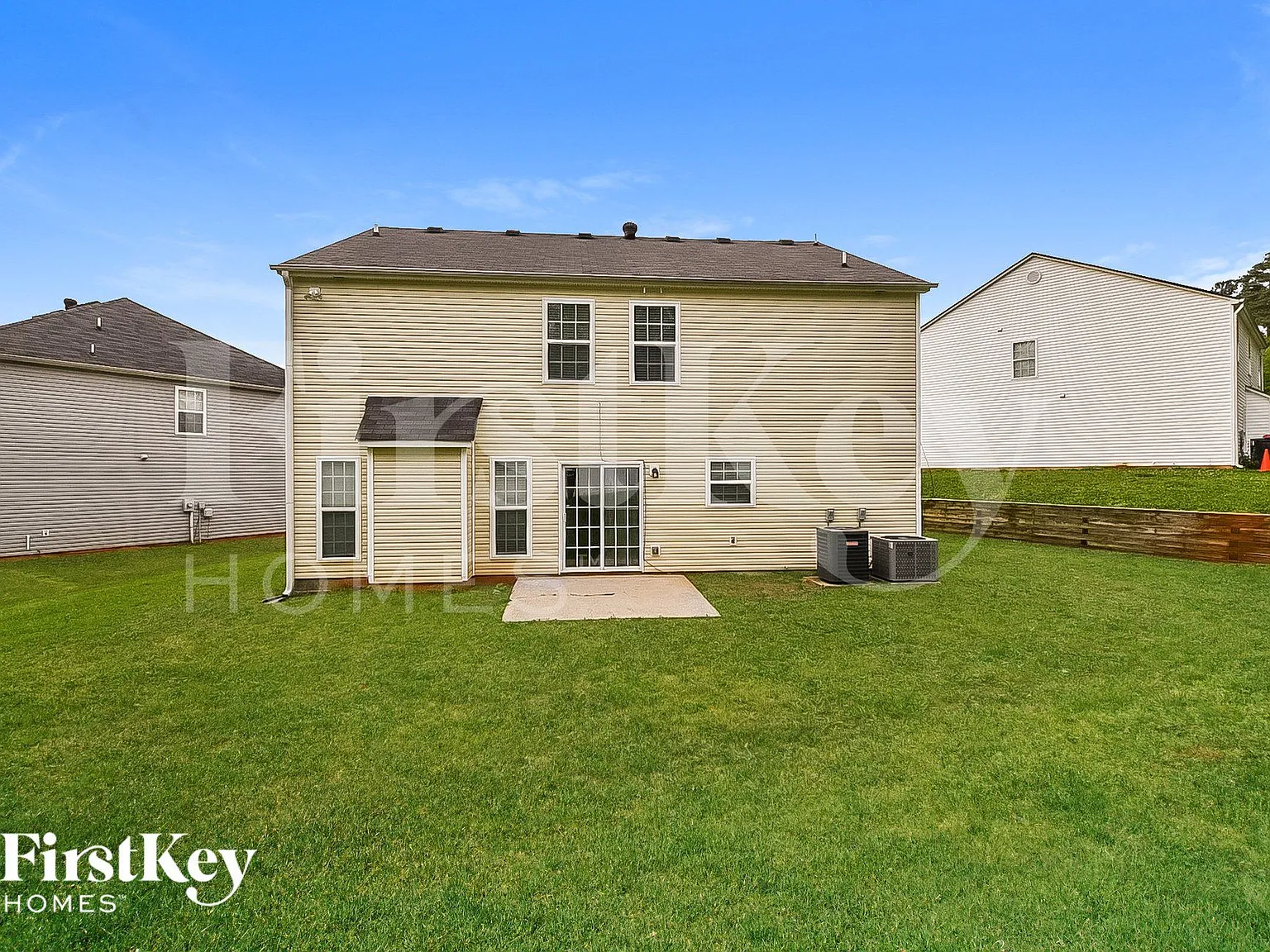 4 bed, 2.5 bath, 2488 sqft, $2,585 — Photo 2