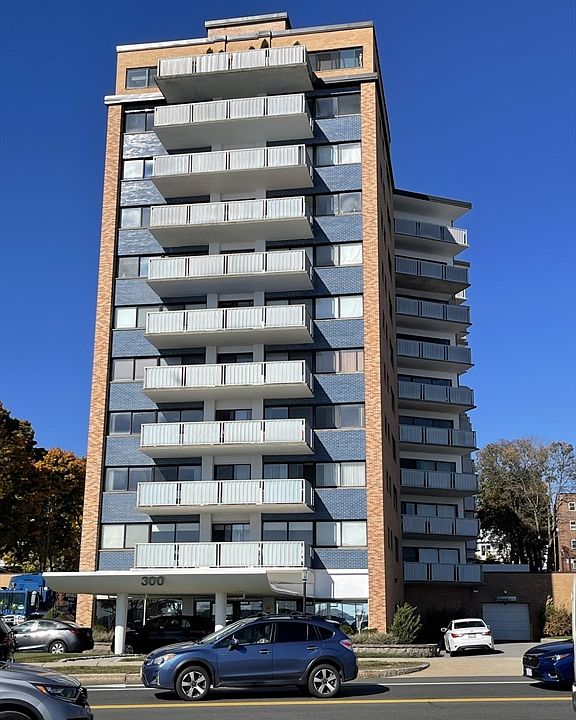 1st image of 300 Lynn Shore Dr APT 401
