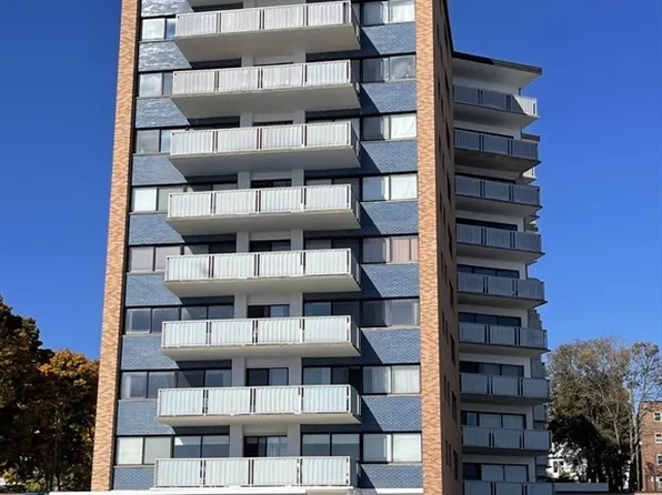 300 Lynn Shore Dr APT 401, Lynn, MA 01902