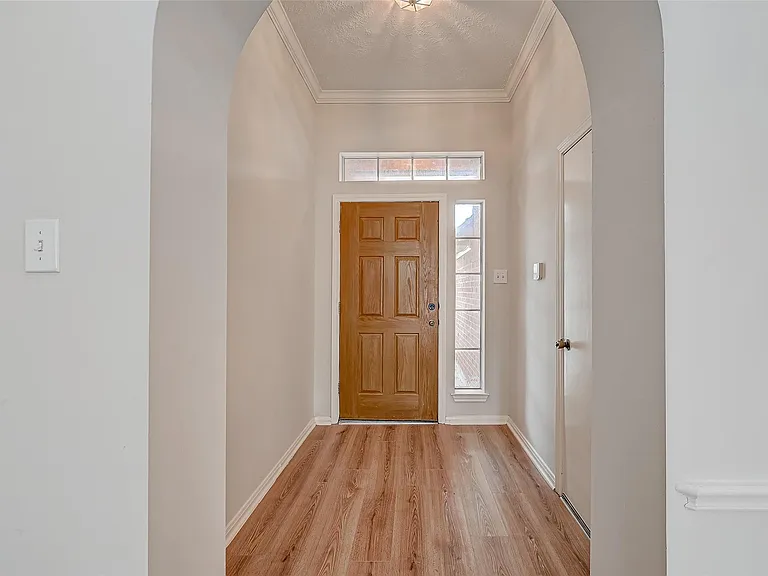 4126 Surreydon Dr — Photo 8