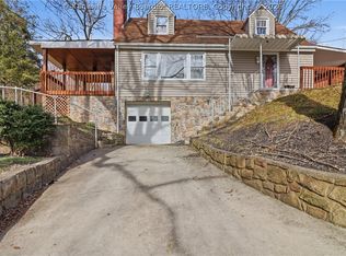 700 Mayflower Dr, Charleston, WV 25311