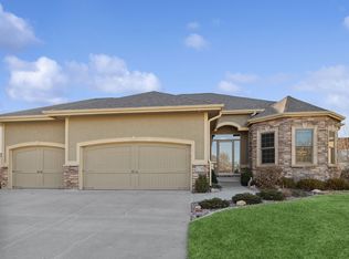2716 148th St, Urbandale, IA 50323
