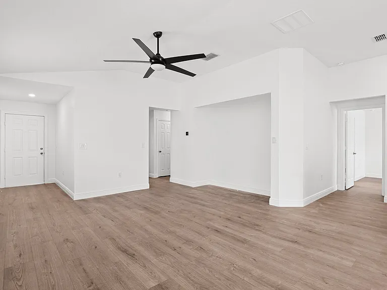 5870 NW Pine Trail Cir — Photo 10