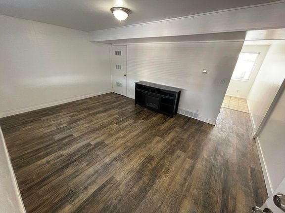 2nd image of 1346 E Sudbury Ave